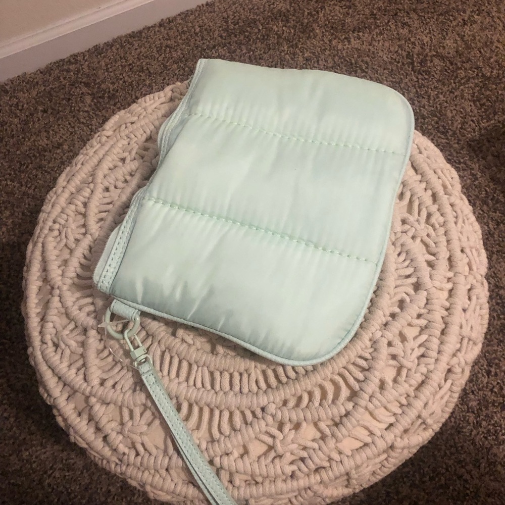 Mint Green Quilted Wristlet